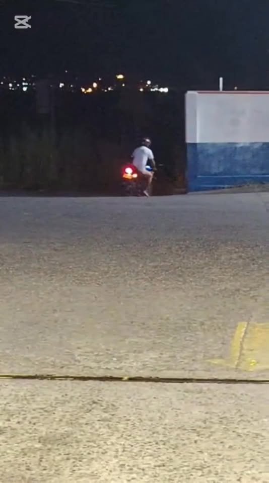 #Acacías #Desnudo #Peligroso Este desadaptado ha ido varias veces hasta la estación