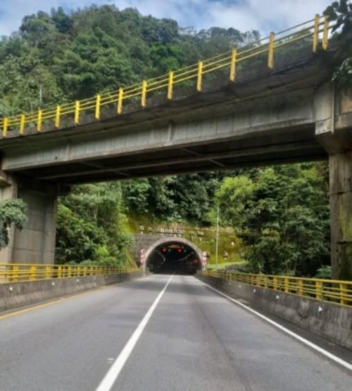 10:32 a.m.) Situación actual: Avanza conformacion de la variante por cierre total